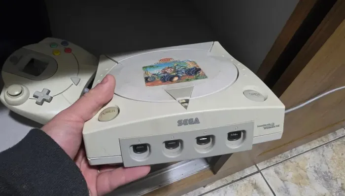 Dreamcast com controle