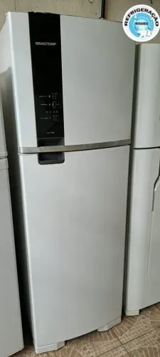 Geladeira semi nova! Com garantia e frete grátis!!