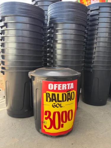Balde de lixo com tampa 60L