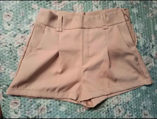 Short Alfaiataria, tamanho P.
