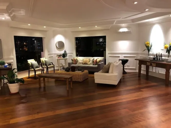 Apartamento Alto Padrão de 312 m² com 4 Suítes e Hall Privativo no Edifício Torre Branca ?