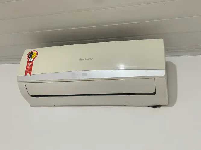 Ar Condicionado Split Springer 9.000 BTUs 220V - Funcionando Perfeitamente