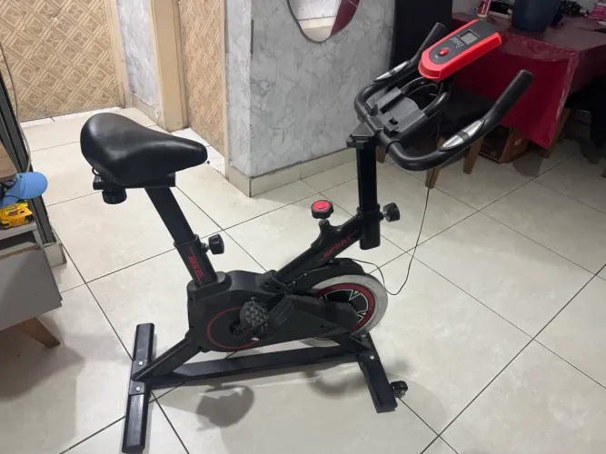 BICICLETA ERGOMÉTRICA até 120kg