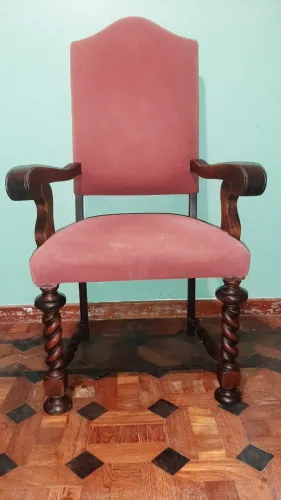 Cadeira antiga escritório em madeira maciça no estado