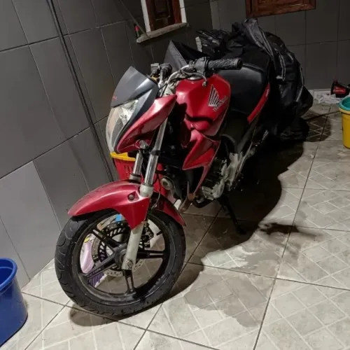 CB 300R Estilo Hornet - Vela Fina, Traseira Exclusiva e Doc 2026 Pago!
