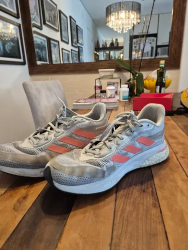 Tênis Adidas Supernova