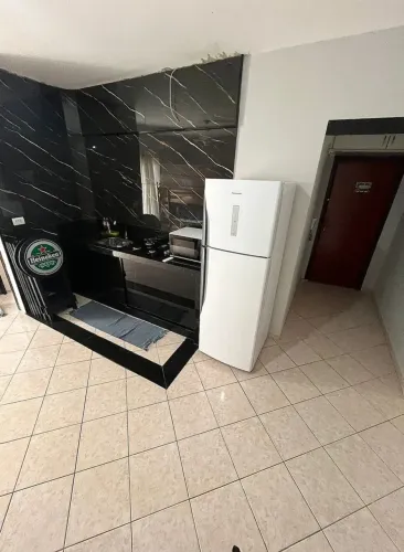 Kitão com sacada, 300 mts da praia, garagem