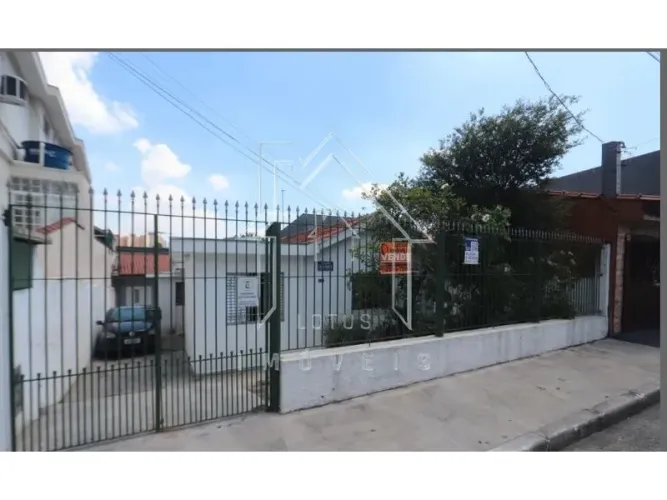 terreno com duas moradias.
