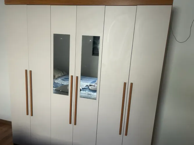 Guarda-roupa Casal com Espelho 6 Portas 2 Gavetas França Cinamomo/Off-White