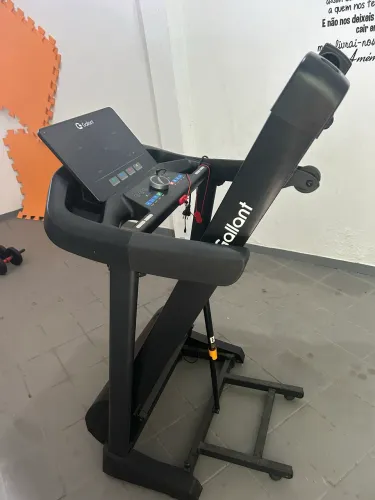 Esteira Ergométrica Elétrica Gallant Elite Pro 4.0hp 18km/h 130kg 127v