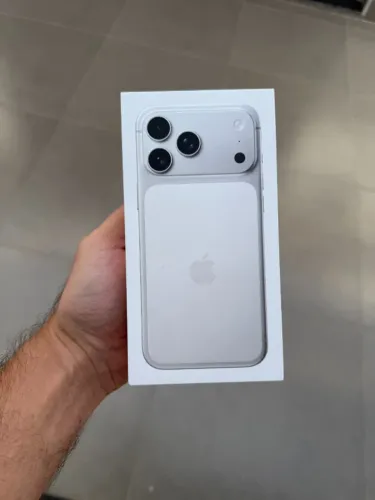 Lacrado - Iphone 17 Pro Max 256GB - Silver