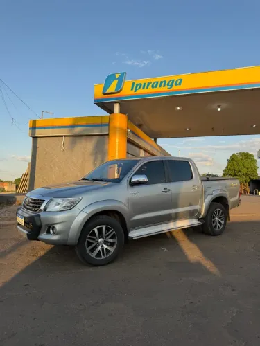 Toyota Hilux CD SRV 4X4 2.7 Flex 16V Aut. 2015