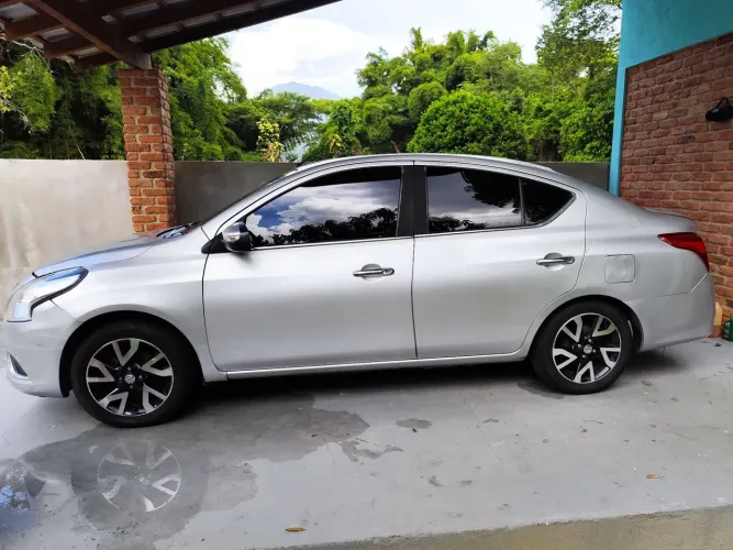 Nissan Versa SL 1.6 16V Flexstart 4P Aut. 2017