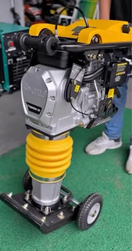 Compactador de Solo a Gasolina Motor 4 tempos - Toyama (Novo)