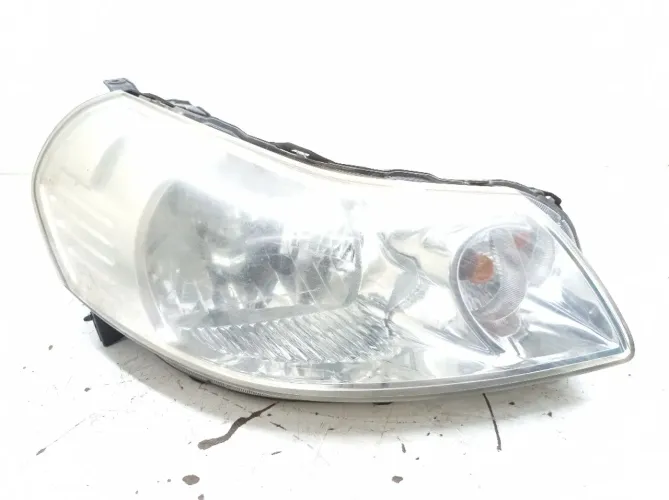 Farol Dianteiro Direito Suzuki Sx4 2.0 2014 2015 10059135 Direito/passageiro