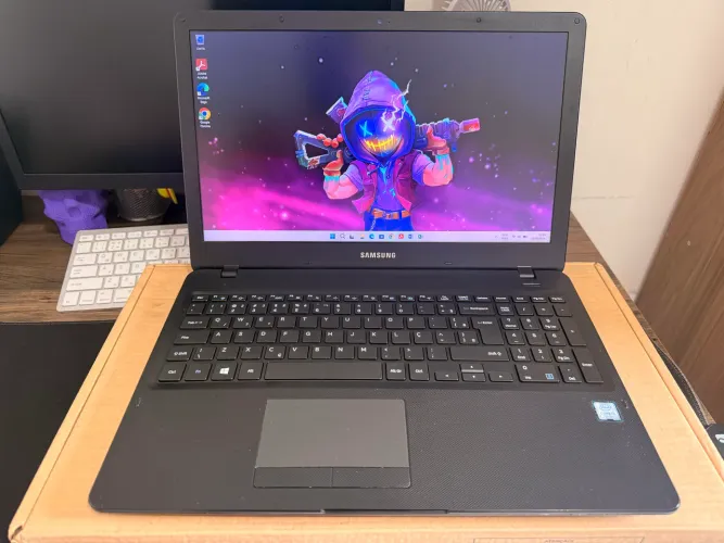Notebook Samsung i7 7ªNvidia 2Gb Dedicada FullHD 8Gb Ram SSD 256Gb Rede5G