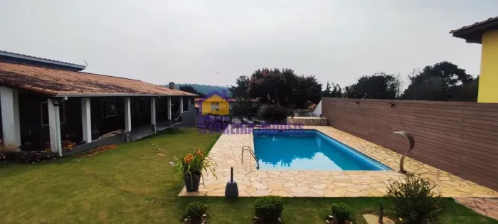 Ibiúna, linda chácara em condomínio com terreno totalmente plano