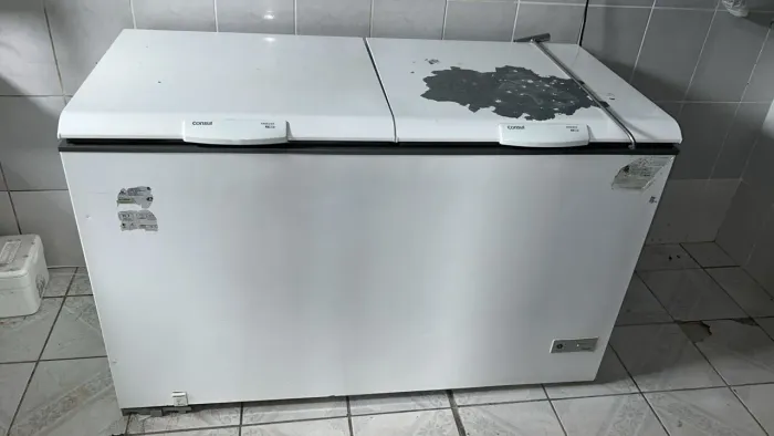 Vendo freezer horizontal cônsul 519 litros 