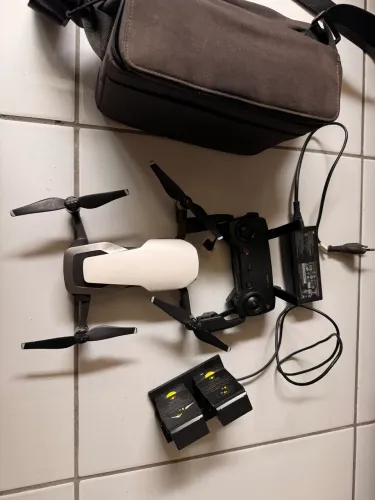 Vendo Drone Mavic air controle , Combo 2 baterias, carregador pra 4 baterias mais bolsa 