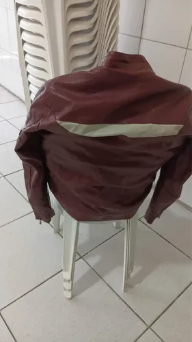 Capacetes e jaqueta