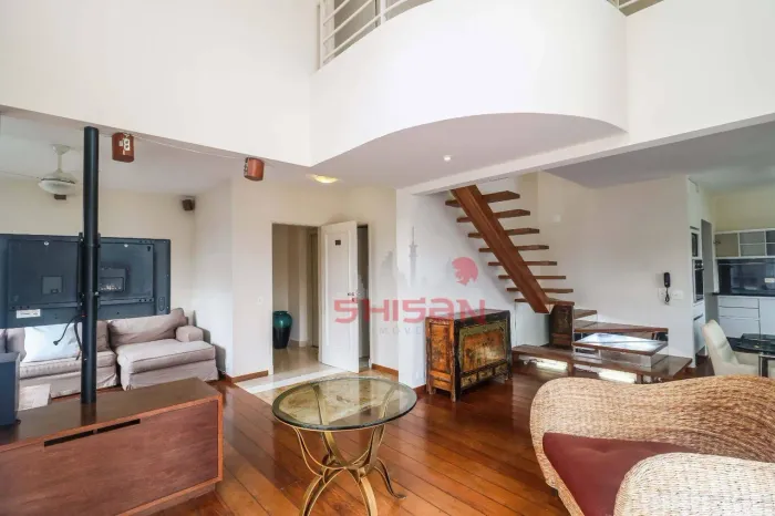 Duplex, andar alto, local privilegiado, ao lado da Avenida Paulita!