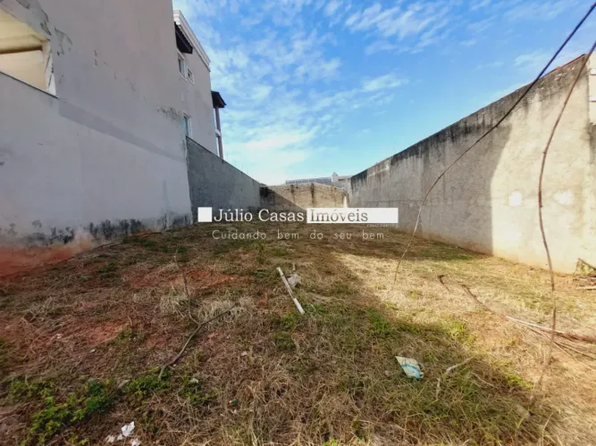 Terreno plano a venda com 300m²