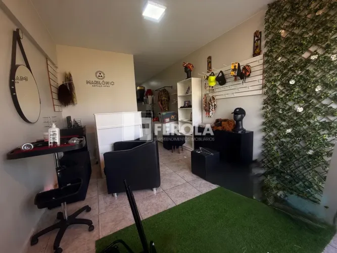 QMSW 5 - Sala Comercial - Desocupada no Edifício Varandas  25m²