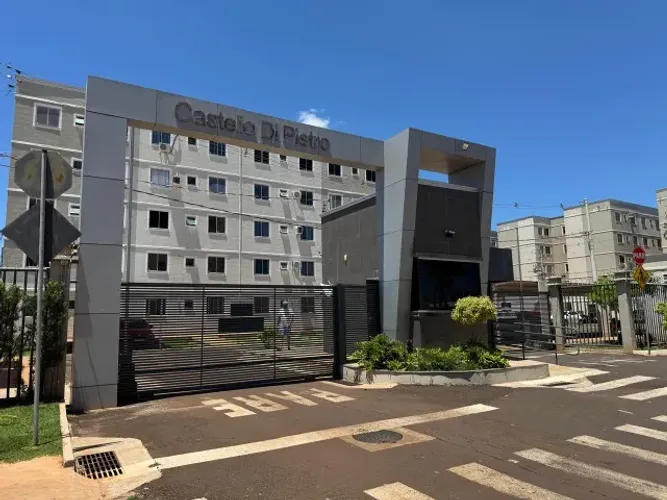 Apartamento térreo no Rita Vieira
