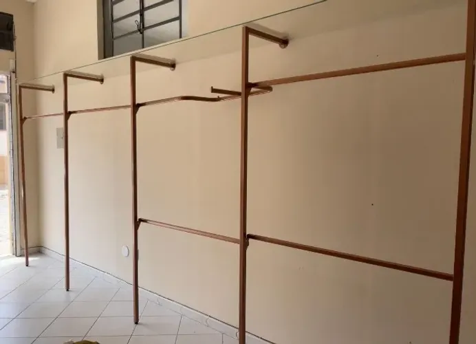Araras de coluna para parede