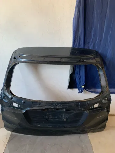 Peça Traseira para mala do HR-V Plaza