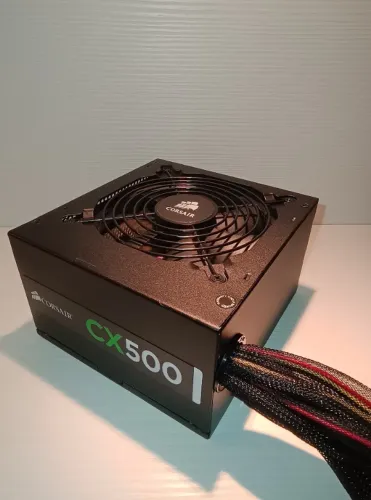 Fonte PC Corsair CX500 com cabo de força