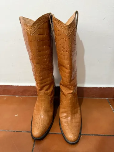 Bota luiza Barcelos 300,00 