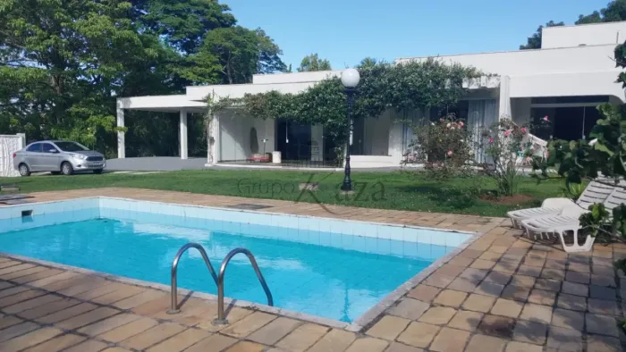 Oportunidade - Casa em Condomínio - Condomínio Quinta das Flores - Bosque dos Eucaliptos -