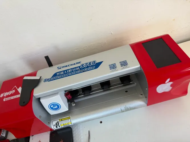 Máquina blindagem e corte película celular 