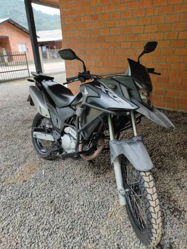 XRE 300 2020