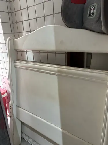 Cama de solteiro madeira maciça - acompanha colchão