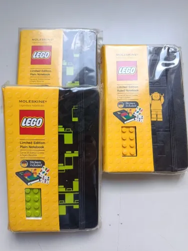 LEGO MOLESKINE 3 Cadernetas da Lego sendo 2 lisas e 1 pautada