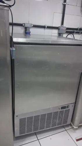 3-Ultra congelador Ingecold Modelo: UC 08K