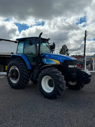 TRATOR NEW HOLAND 7010