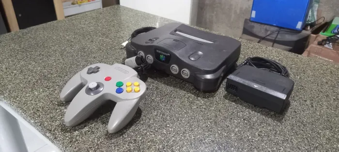 Nintendo 64 original e funcionando tudo