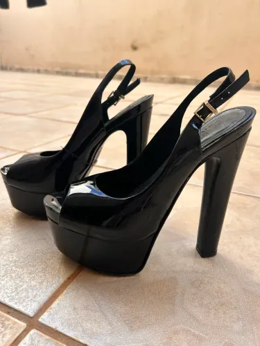 Sapato Schütz 
