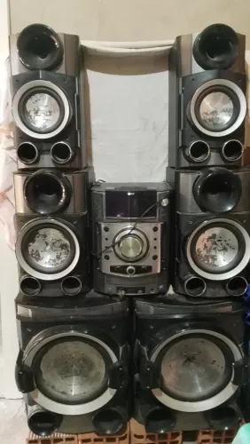 Vende se um som de casa