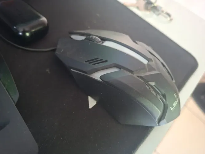 Vende se teclado e mouse semi novo