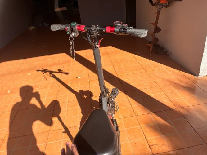 Patinete elétrico com banco