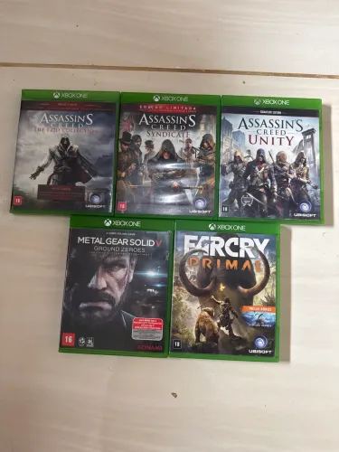 Lote Assassin?s Creed + Far Cry Primal + Metal Gear Solid V para Xbox one