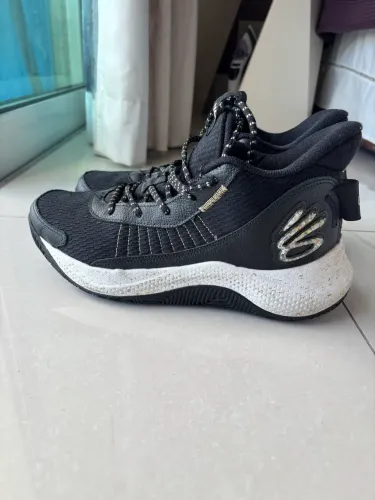 Tênis Basquete Under Armour Curry 3z7