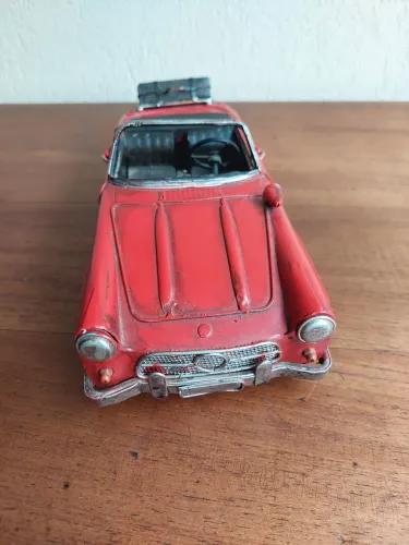 Miniatura carro conversível vintage em metal - decoração retrô?.