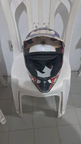 Capacete