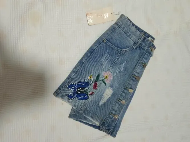 Saia Jeans Pavão de Ouro bordada tamanho P