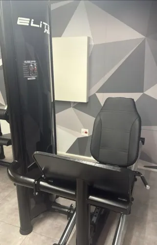 Leg press horizontal semi novo 